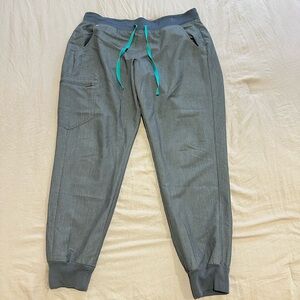 FIGS Zamora Jogger Scrub Pants – Graphite, Size L